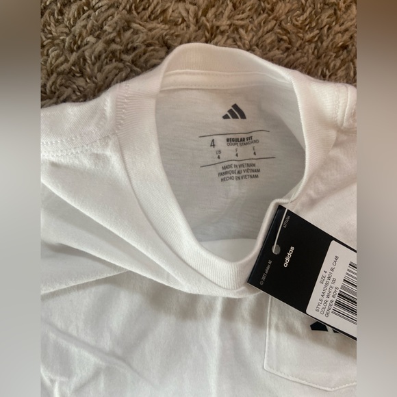 Adidas White T-Shirt and Red Shorts Set Size 4 Kids - Picture 5 of 8